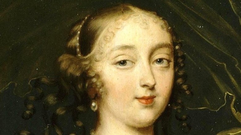 Gemälde mit Büstenbild einer jungen Frau mit rundem Gesicht, schmaler Nase und kleinem Mund in einem tief ausgeschnittenen, blauen Kleid