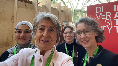 Selfie von Ursula Schwitalla mit Teilnehmerinnen der Verleihung des Divia Awards