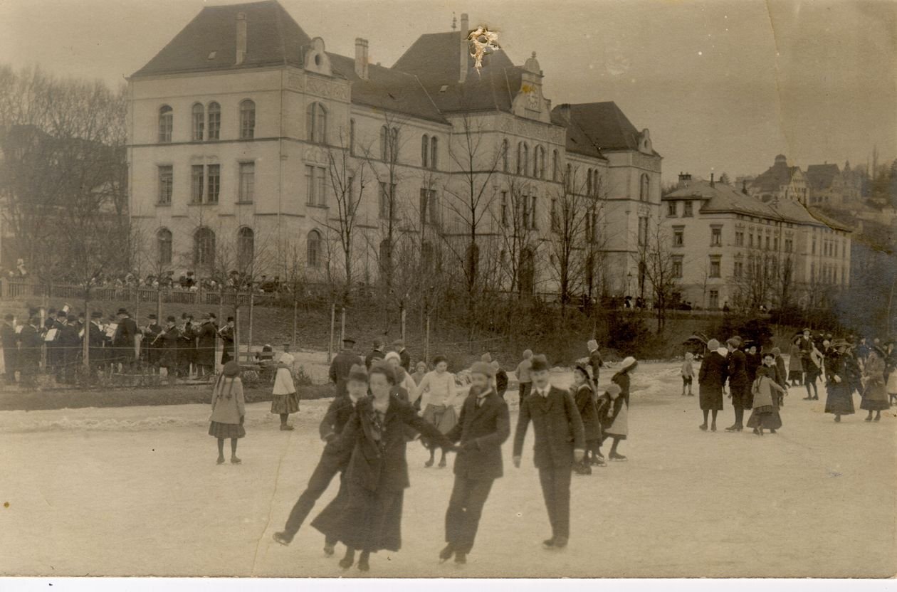 Eisfest auf dem Anlagensee vor dem Uhlandgymnasium am 2. Februar 1911