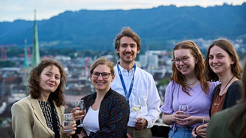 © MUT | Fabian Kurze Zu sehen sind Diellëza Hyseni, Annika Vosseler, Simon Zauner, Nele Morath und Johanna Annau