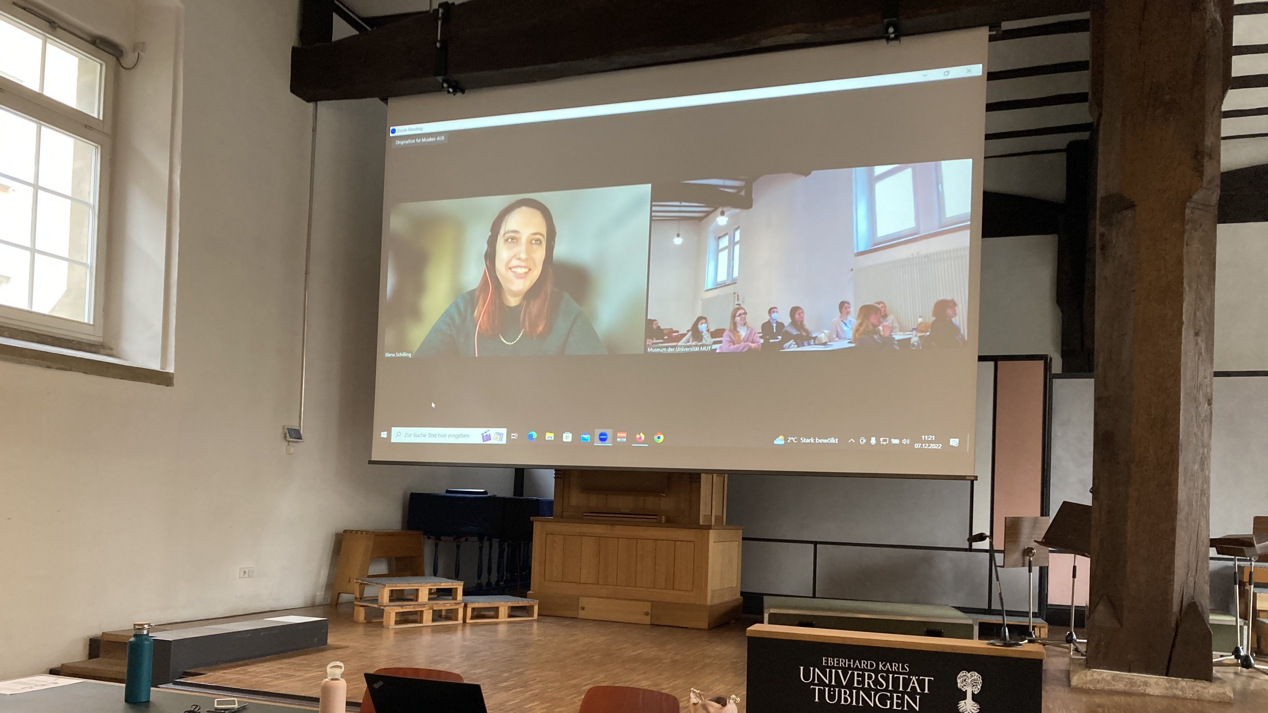Regisseurin Elena Schilling und Studierende der Universität Tübingen im Gespräch
