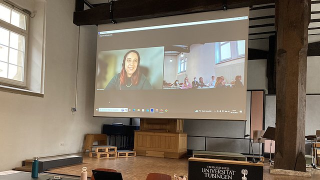 © MUT Regisseurin Elena Schilling und Studierende der Universität Tübingen im Gespräch