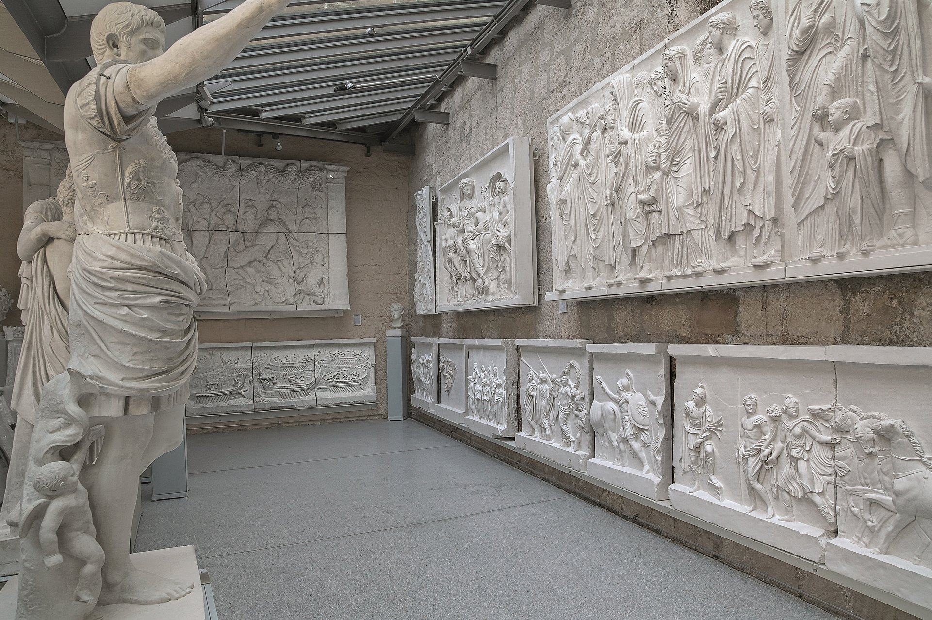 © Foto Th. Zachmann Schiffe versenken alla romana: die Schlacht bei Actium (31 v. Chr.) im Relief