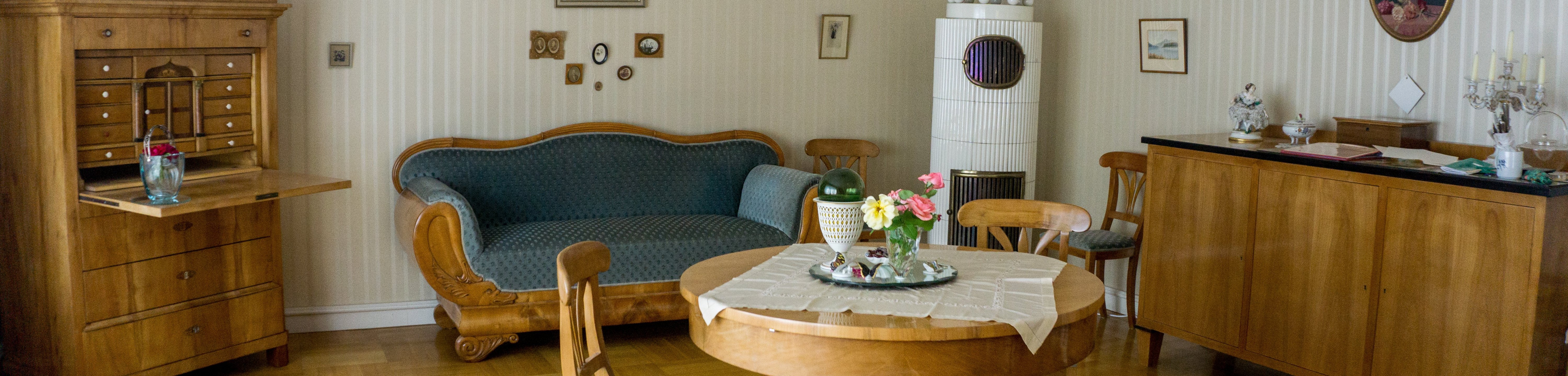 Foto: MUT | V. Marquardt Wohnzimmer im Biedermeier-Stil