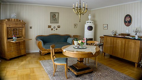 Foto: MUT | V. Marquardt Wohnzimmer im Biedermeier-Stil