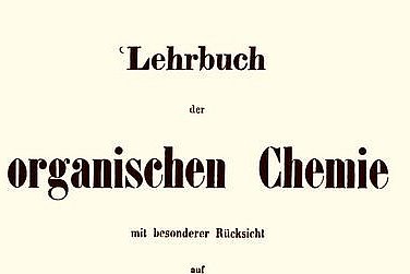 Abbildung: Das „Lehrbuch der organischen Chemie“ © Museum der Universität Tübingen/ Hedwig Storch, CC BY-SA