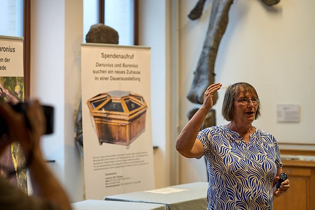 Prof Madelaine Böhme addressing the audience