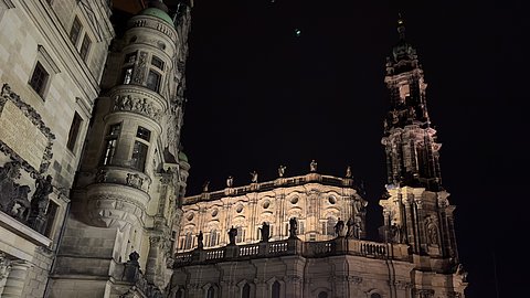 Zu sehen ist ein historisches Gebäude in Dresden