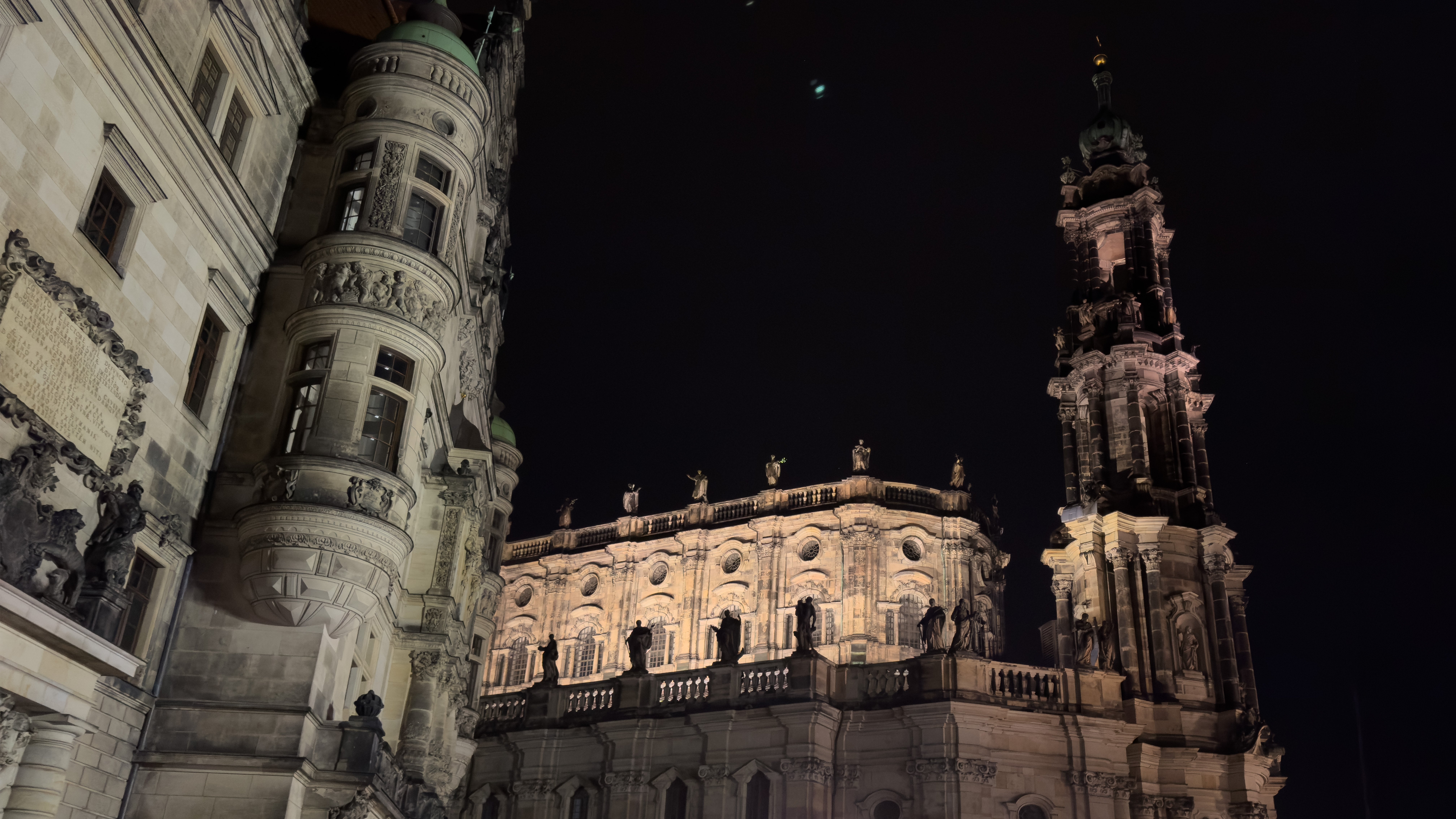 Zu sehen ist ein historisches Gebäude in Dresden