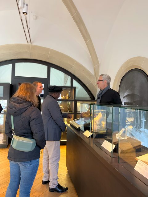 Valence Silayo, Ernst Seidl, Stephan Blum und Annika Vosseler im Schlosslabor